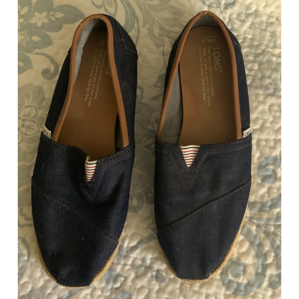 Tom’s shoes